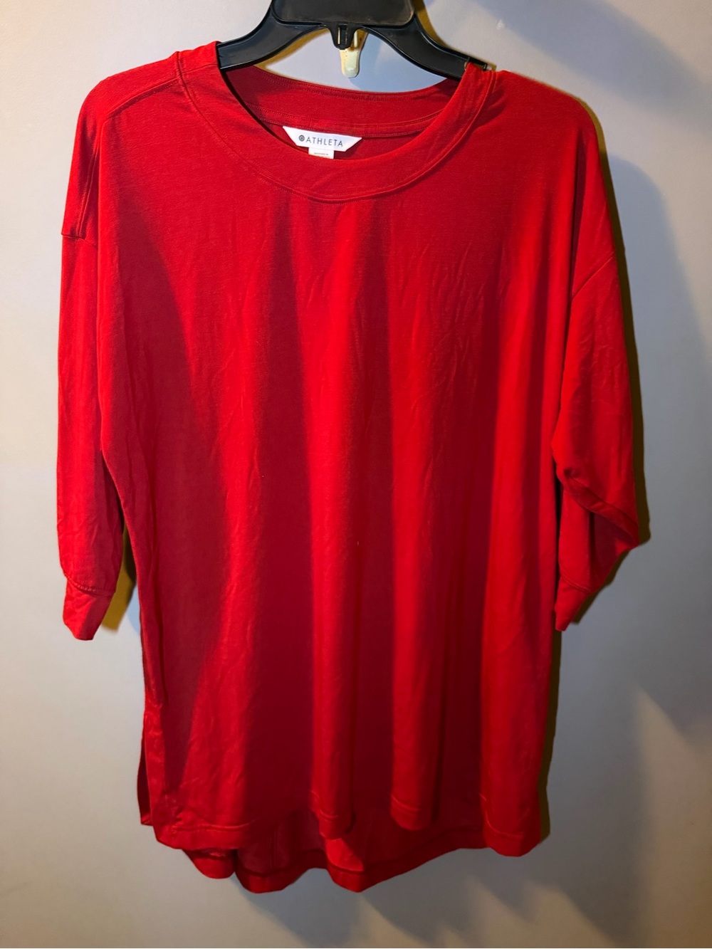 Athleta Red 3/4 Sleeve Crewneck Top